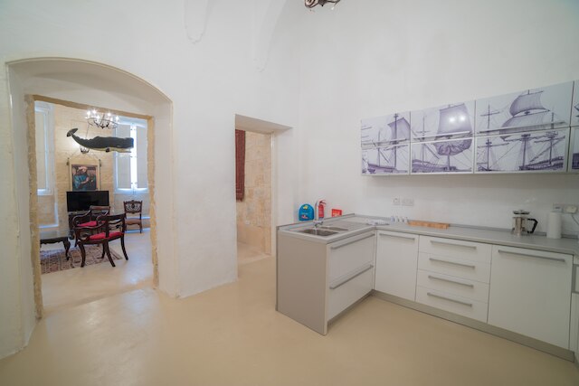 HT1 - カーサ ルームズ