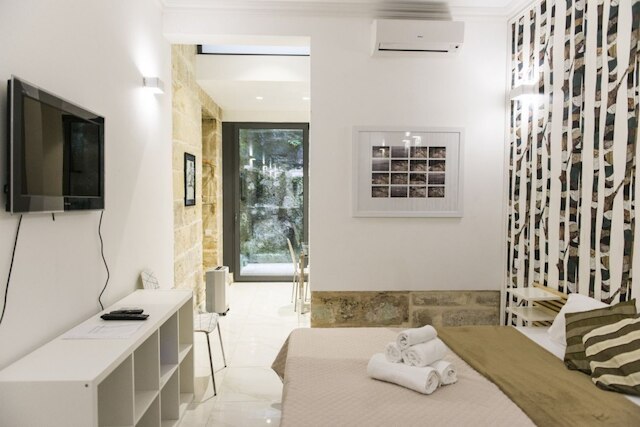 AG1 - カーサ ルームズ