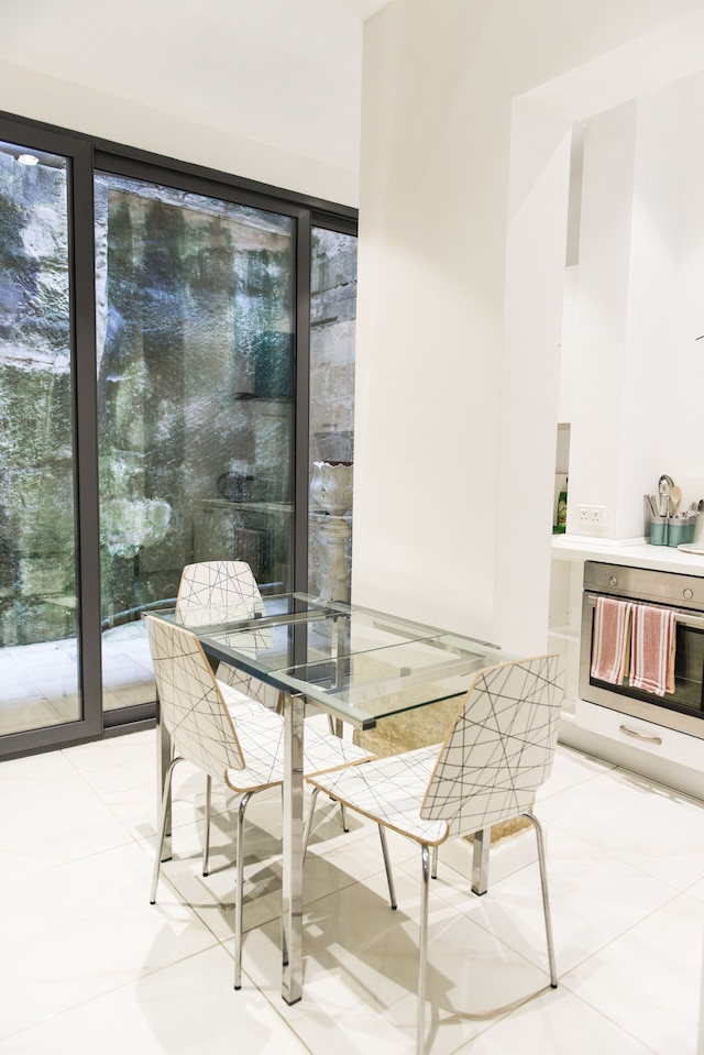 AG1 - カーサ ルームズ