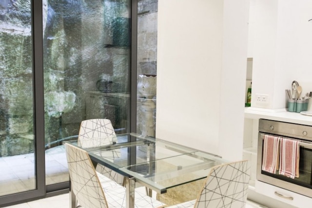 AG1 - カーサ ルームズ