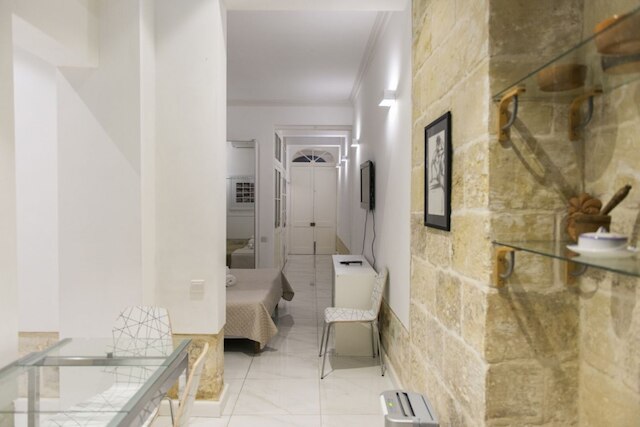 AG1 - カーサ ルームズ