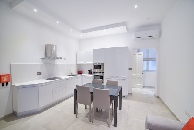 CA2 - カーサ ルームズ