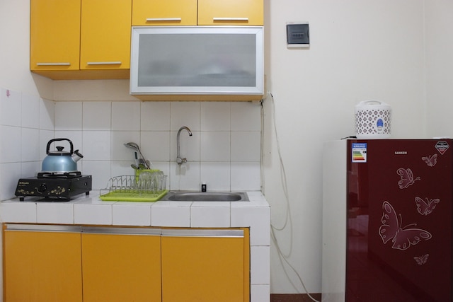 ミニマリスト ベッBーム ゲートウェイ チカダズ アーマド ヤニ アパートメント