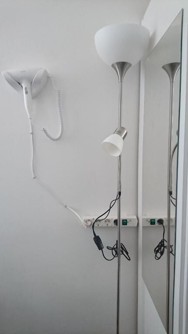 アバイ ホステル