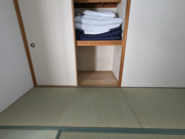 Pravafor Josai Apartment