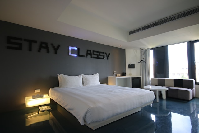 Papa Whale - Kaohsiung Formosa Boulevard