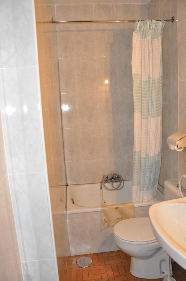 ホスタル ロス アルコス