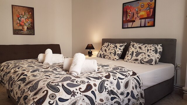 エラ - チョコレート - アテネ センター