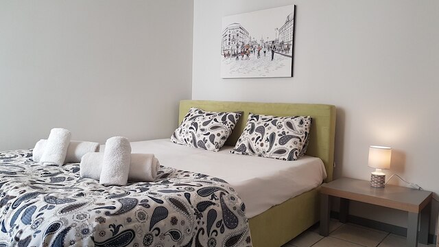 エラ - カーミン - アテネ センター 150M 6 ベド 3 バス