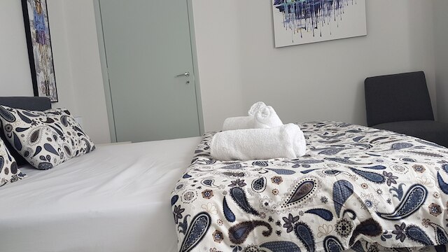 エラ - カーミン - アテネ センター 150M 6 ベド 3 バス