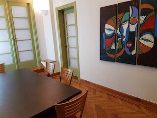 エラ - パイン - アテネ センター 140M 4 ベド 2 バス