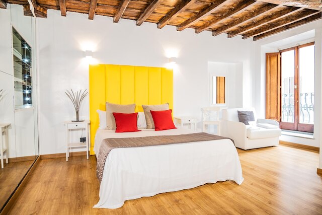 トレヴィ クイーン アパートメンツ