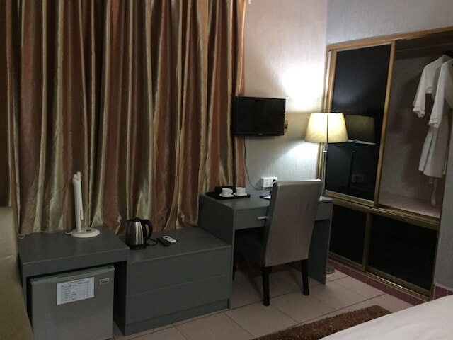 ゴールデン ブリッジ ゲスト ハウス