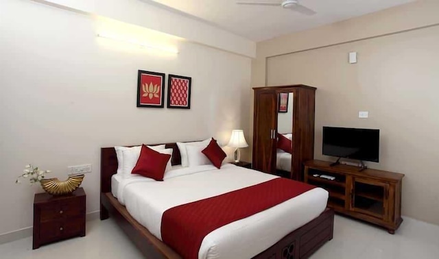 クリムゾン ロータス バンガロール