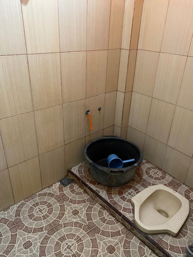 ホームステイ レスタリ マカッサル