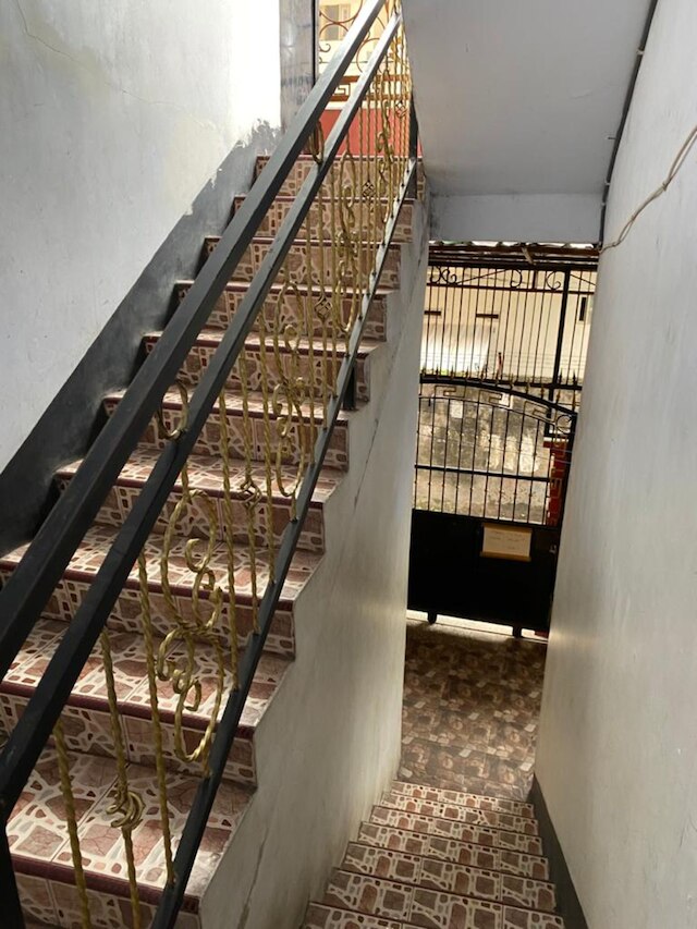 ホームステイ レスタリ マカッサル