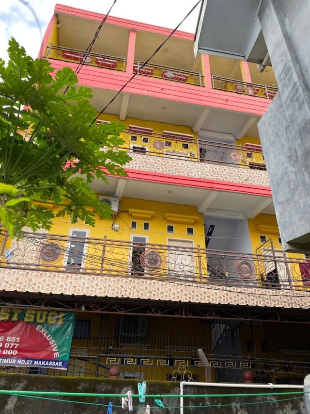 ホームステイ レスタリ マカッサル