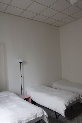 1 ベッド イン ベーシック  6 ベッド フィーマーレ ルーム シェア バスルーム - キャンパス アコモデーション