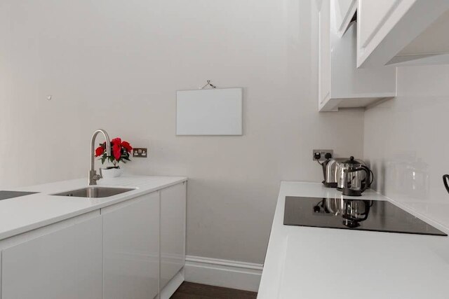 モダン 1 ベッBルーム ペリオド プロパティ イン ケンジントン