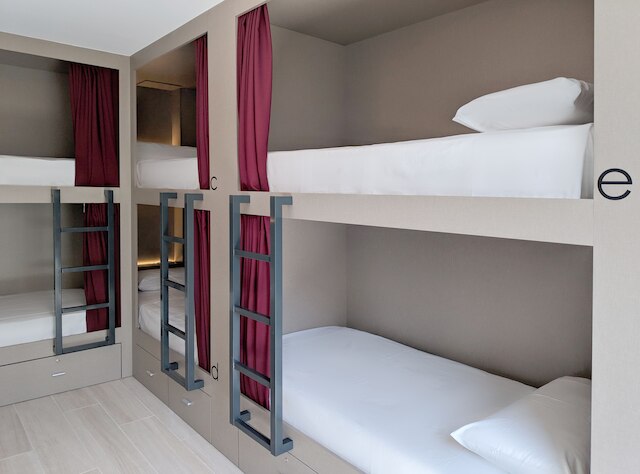 ブロス ホステル