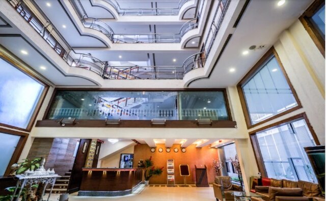 ゴールデン メトロ ホテル