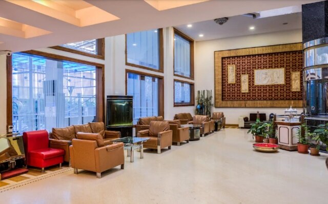 ゴールデン メトロ ホテル