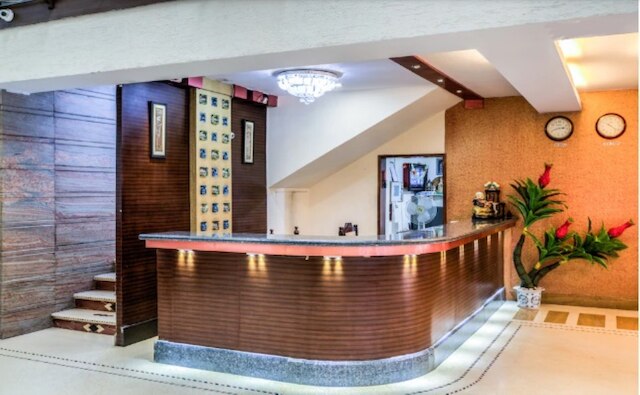 ゴールデン メトロ ホテル