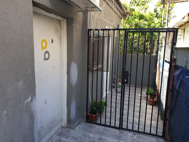 エアTLV ベン ハッシャー アパートメンツ