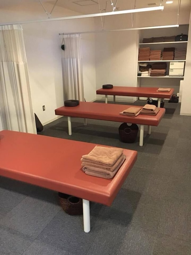 カプセル & サウナ日本 - 男性専用