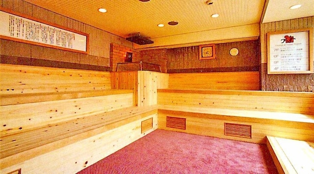 カプセル & サウナ日本 - 男性専用