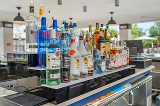 ミランダズ ジェム デラックス 3 ベッドルーム コンドミニアム バイ レッドオーニング