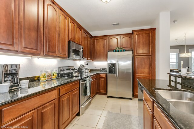 スプリング レイクビュー 3 ベッドルーム コンド バイ レッドオーニング