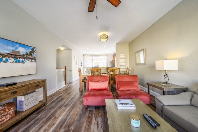 カーサベラ タウンホーム 3 ベッドルーム コンドミニアム バイ レッドオーニング