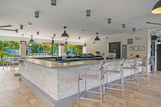 トロピカル ドリームス タウンホーム 3 ベッドルーム コンド バイ レッドオーニング