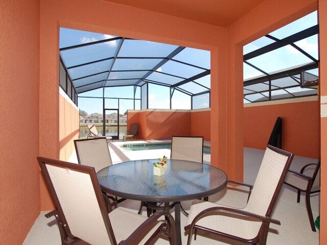 パラダイス パームズ-4 ベッド ウィズ スプラッシュプール - 3031pp 4 ベッドルーム タウンハウス バイ レッドオーニング