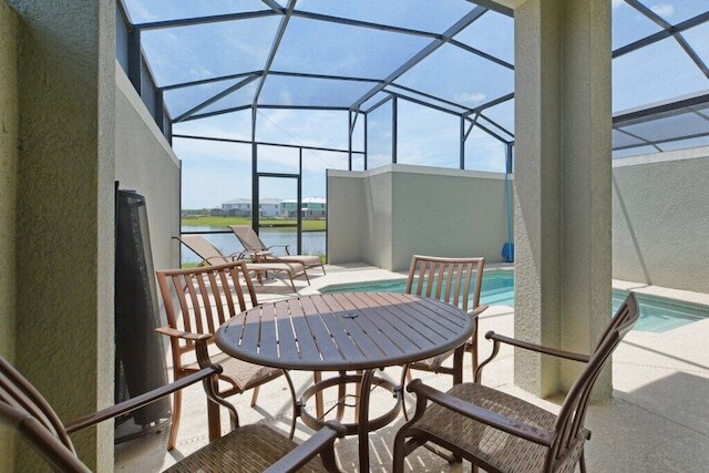 ストーリー レイク-5 ベッドルーム ウィズ スプラッシュプール-1617S タウンハウス バイ レッドオーニング