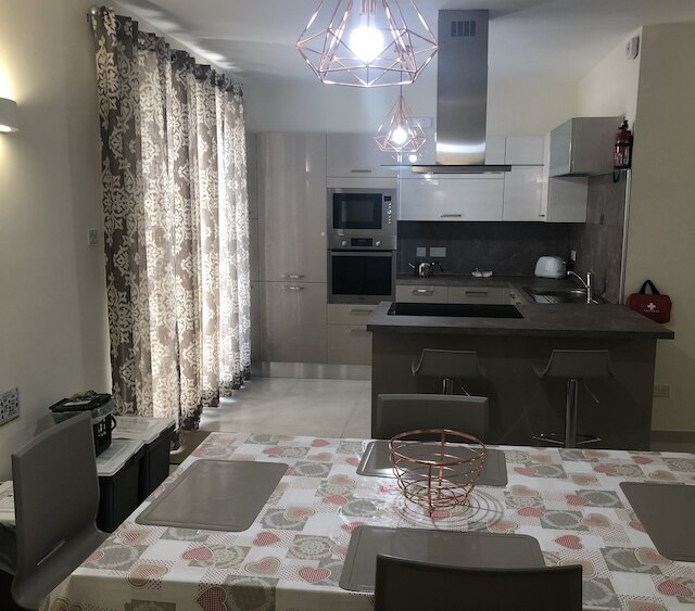 シービュー 2 ベッド アパートメント ビーチ ニア Hpi7738