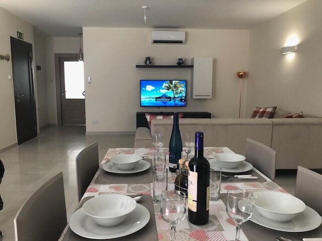 シービュー 2 ベッド アパートメント ビーチ ニア Hpi7738