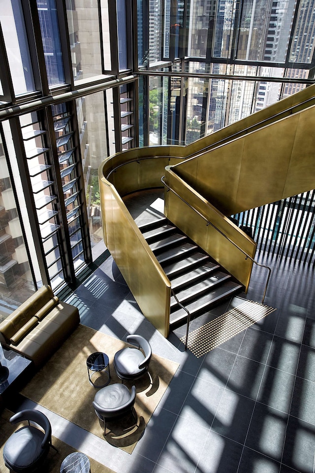 Aバイ アディナ シドニー