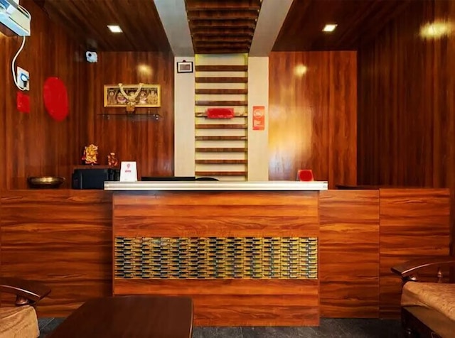 スワルナム レジデンシー