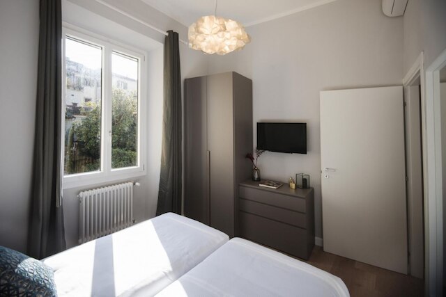 アパートメンツ フローレンス オーブラテ エクスクルーシブ