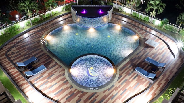 ヴューパレス、アルトテルキューエイト