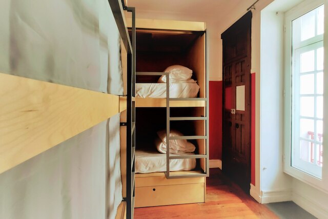 リヴリ シネマ ホステル