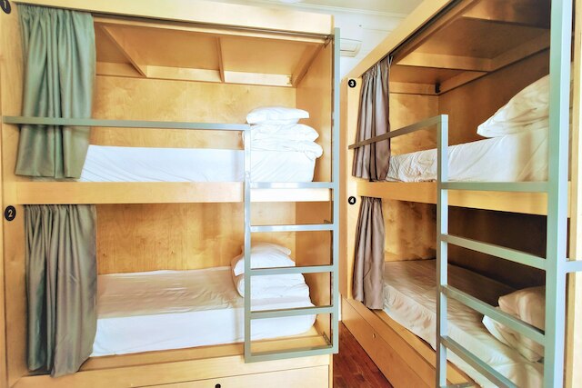 リヴリ シネマ ホステル