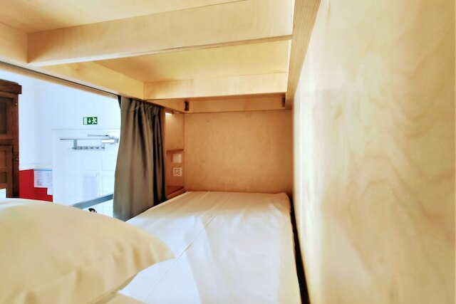 リヴリ シネマ ホステル