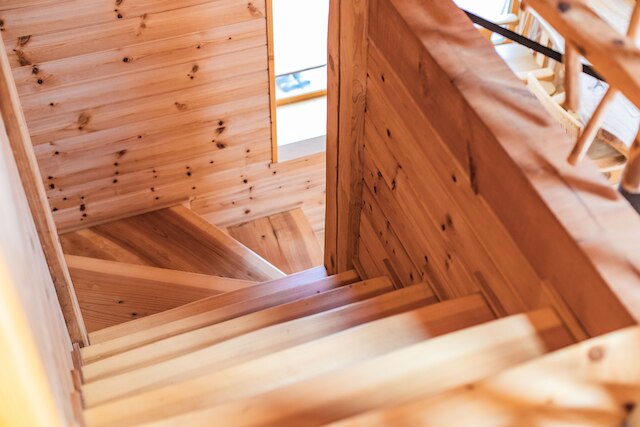 伊豆ハウス ラグジュアリー ログ、快適な暖炉