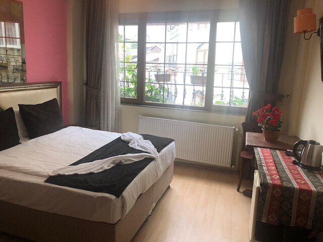 エマジネ ホテル