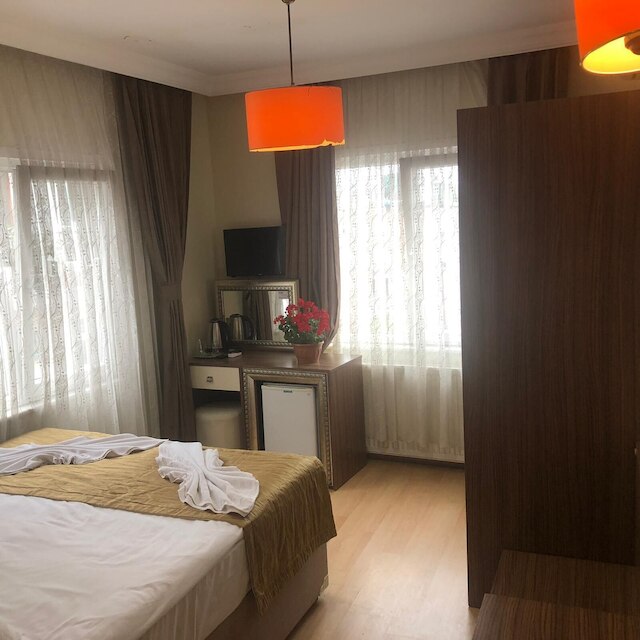 エマジネ ホテル