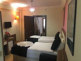 エマジネ ホテル