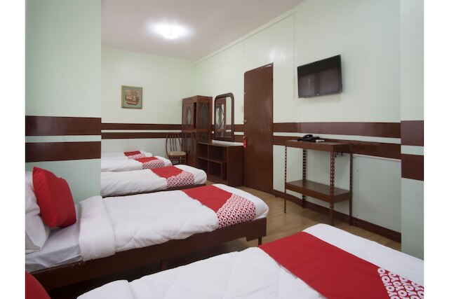 ジェイ ワイ クラウン パレス